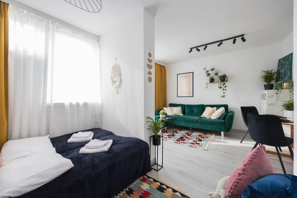 Specious City Center Studio With Park View Varşovia Exterior foto
