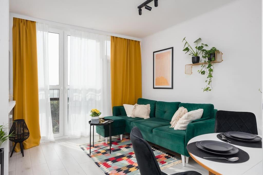 Specious City Center Studio With Park View Varşovia Exterior foto