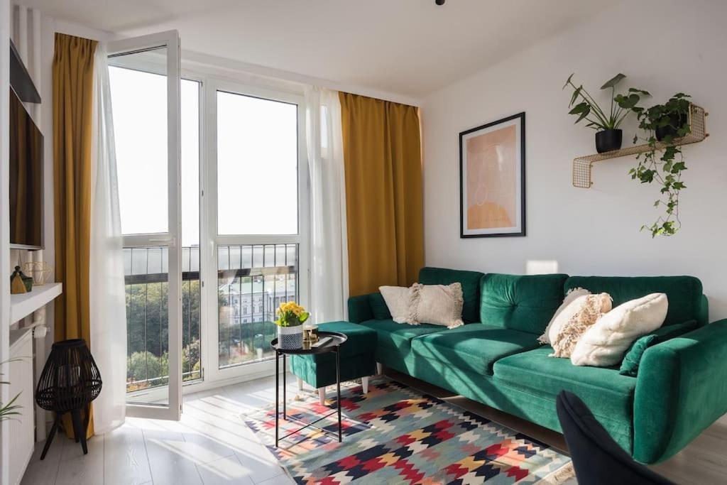 Specious City Center Studio With Park View Varşovia Exterior foto