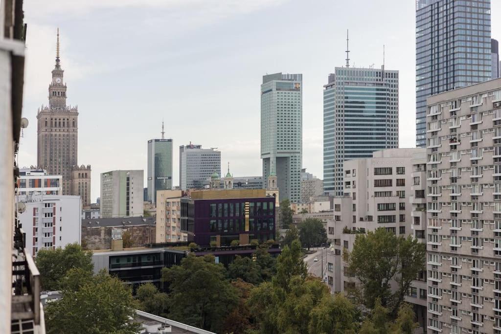 Specious City Center Studio With Park View Varşovia Exterior foto